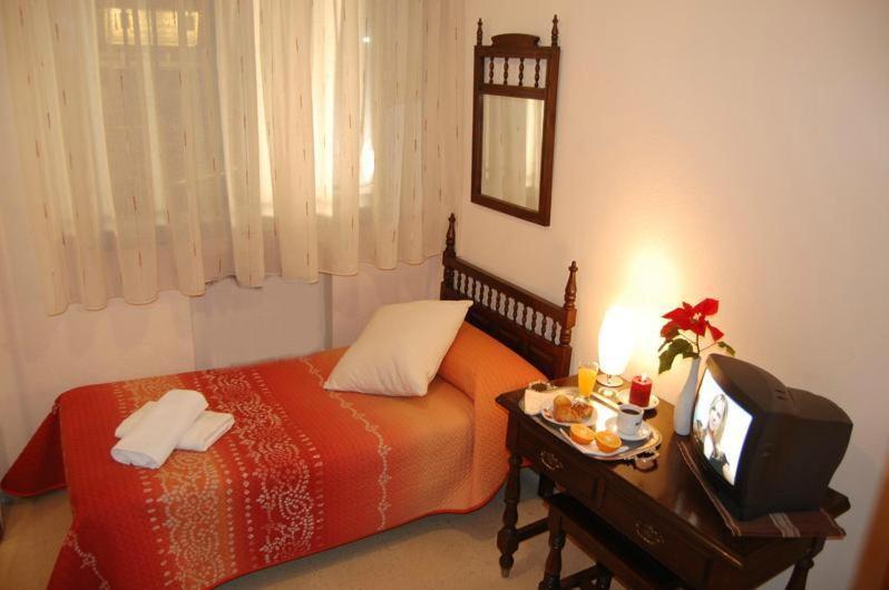 Hostal Los Infantes Salamanca Værelse billede